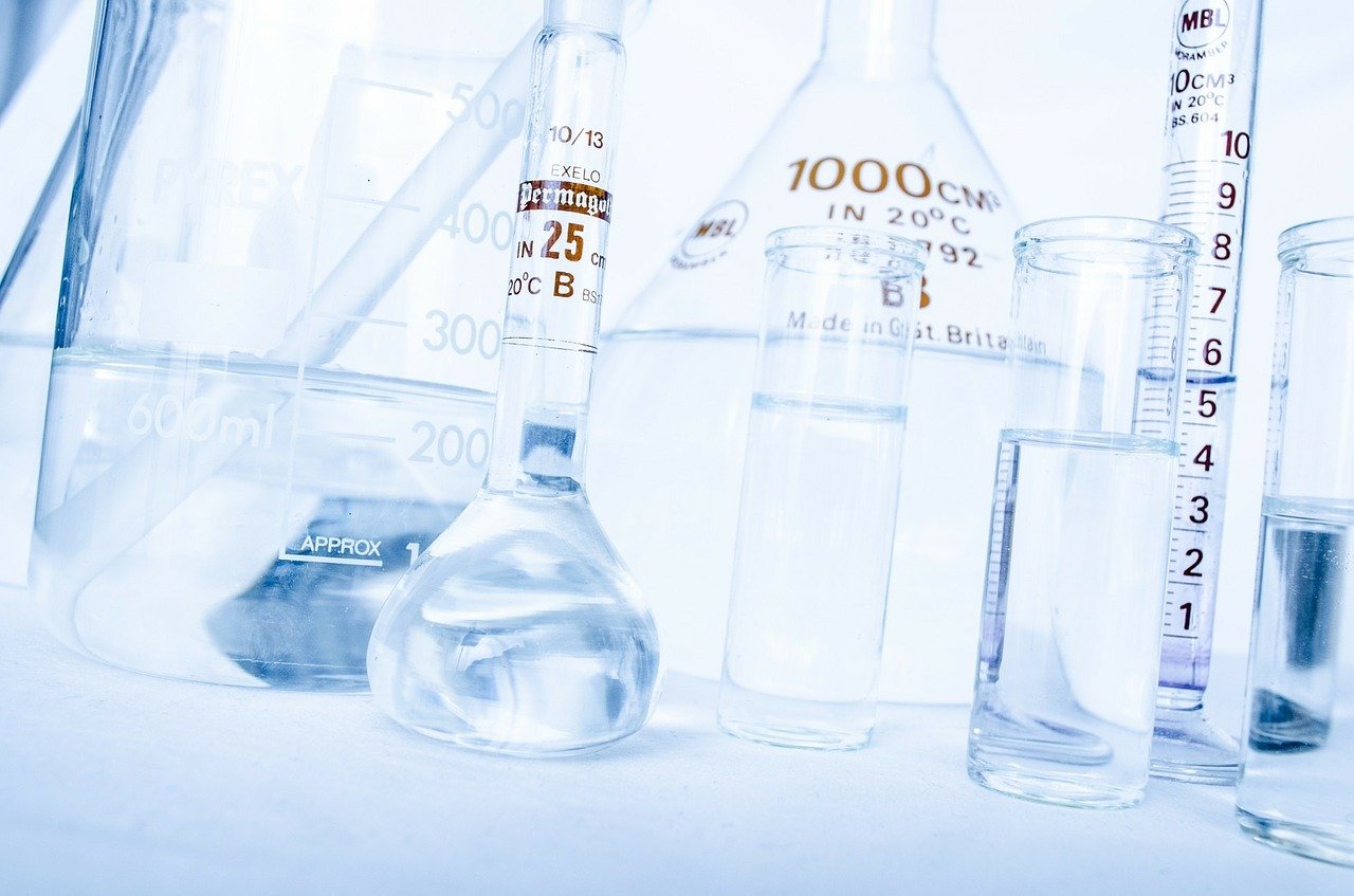 Eurofarma e EMS apresentam crescimento acima de 10% e ultrapassam Aché no topo dos laboratórios farmacêuticos nacionais.